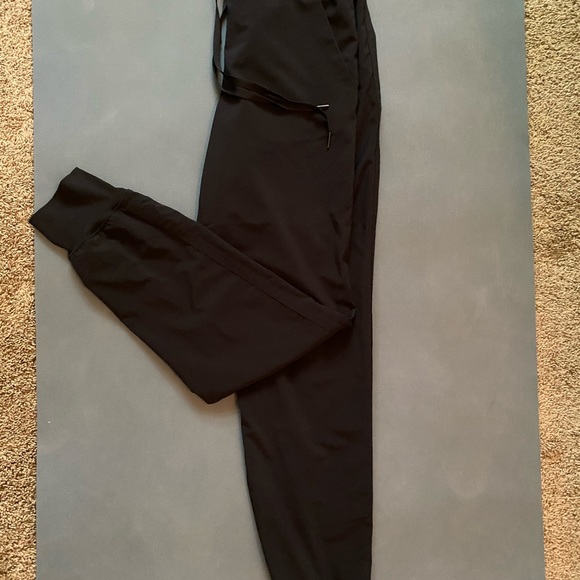GAP FIT black joggers!! Super comfy/ barely worn - Picture 2 of 3